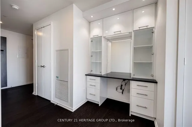 Additional image 18 of 1 Bloor St Unit 6409