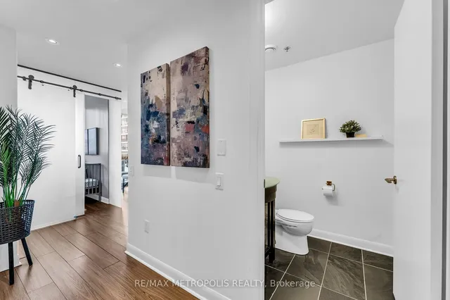 Additional image 4 of 375 King St Unit 3009