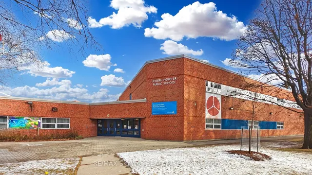 Additional image 37 of 38 Winter Gardens Tr