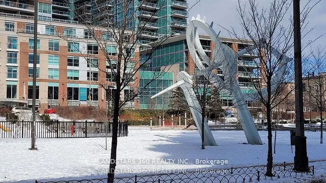 Additional image 31 of 49 East Liberty St Unit 2304