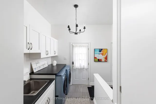 Additional image 19 of 121 Perry Cres