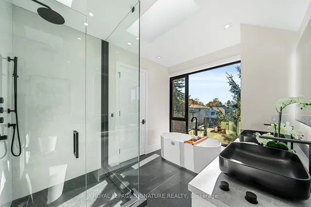 Additional image 17 of 551 Broadway Ave