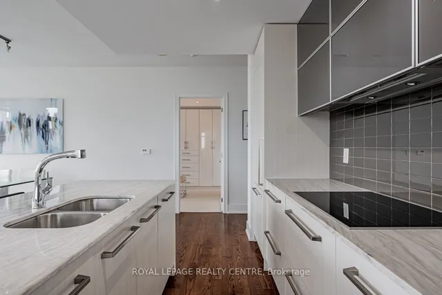 Additional image 5 of 170 Avenue Rd Unit 611