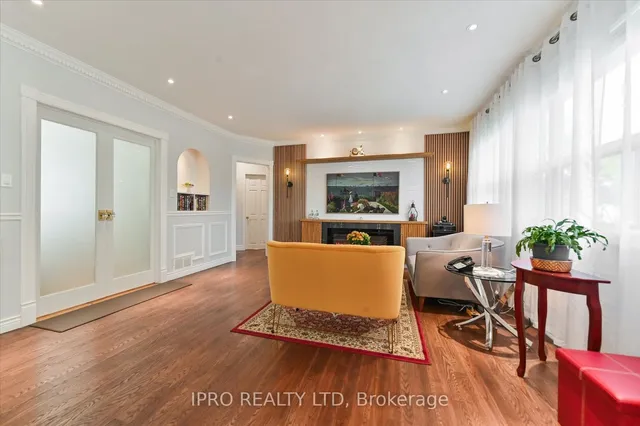 Additional image 12 of 135 Downsview Ave