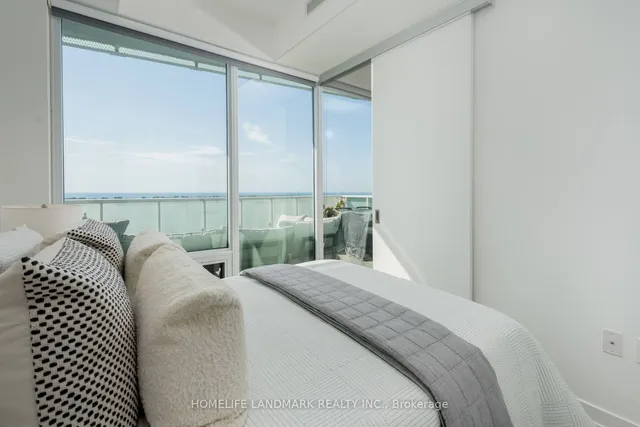 Additional image 11 of 15 Queens Quay Unit 2304