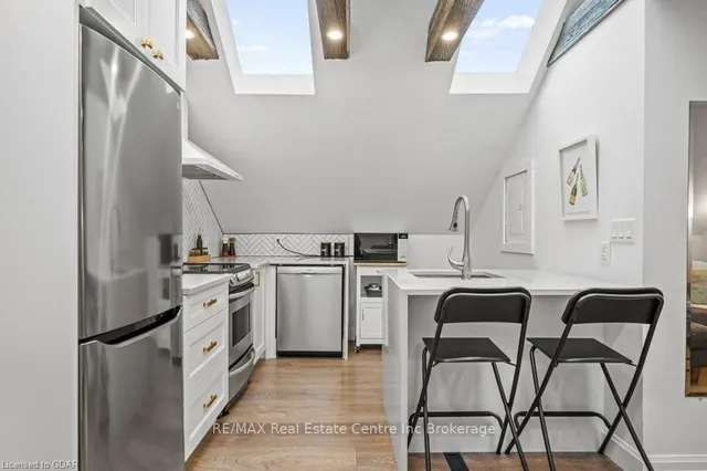 Additional image 17 of 11 MANSION St