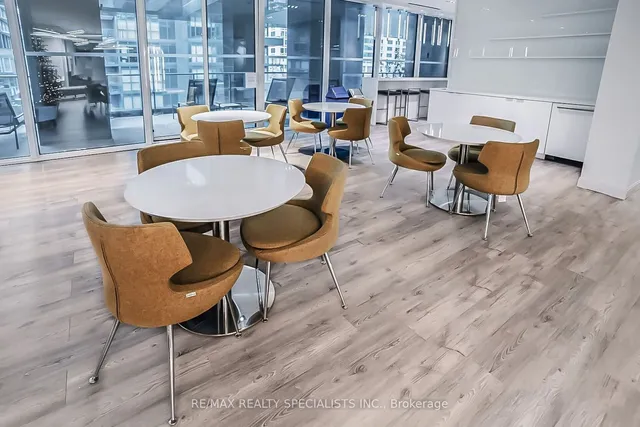 Additional image 36 of 181 Dundas St Unit 4909