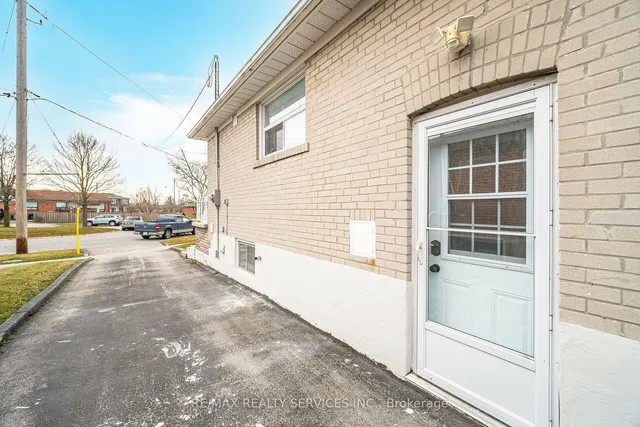 Additional image 31 of 18 Marawa Crt