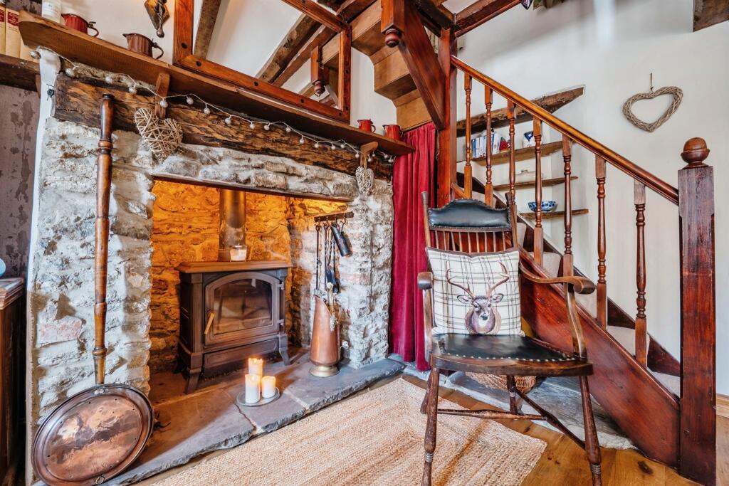 Additional image 15 of High Street, Henstridge, Templecombe