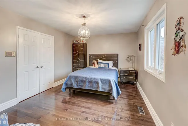 Additional image 29 of 20 Timothy Crt