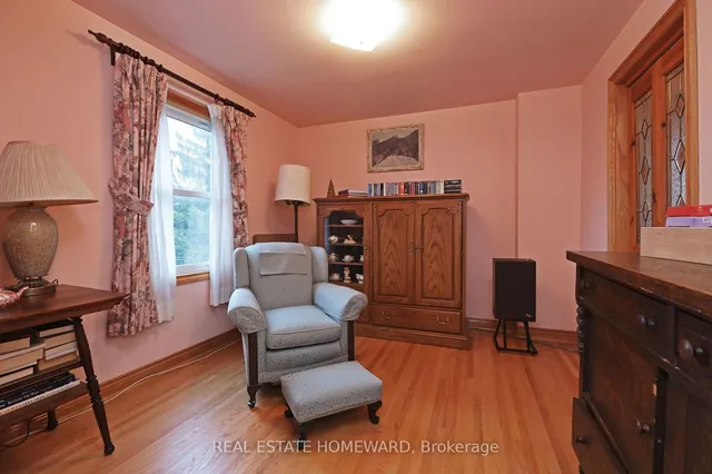 Additional image 17 of 4 Eastgate Cres