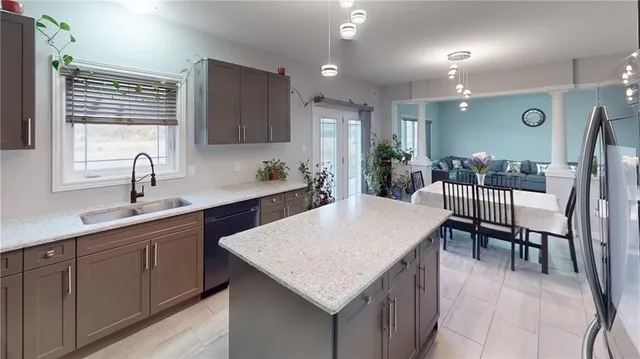 Additional image 12 of 341 RIVERTRAIL Ave