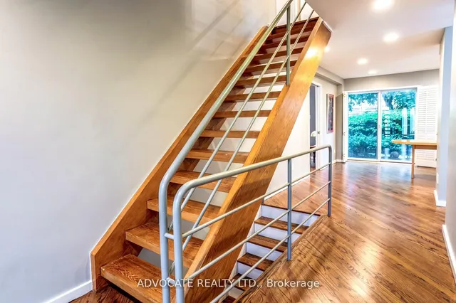 Additional image 3 of 16 Rollscourt Dr