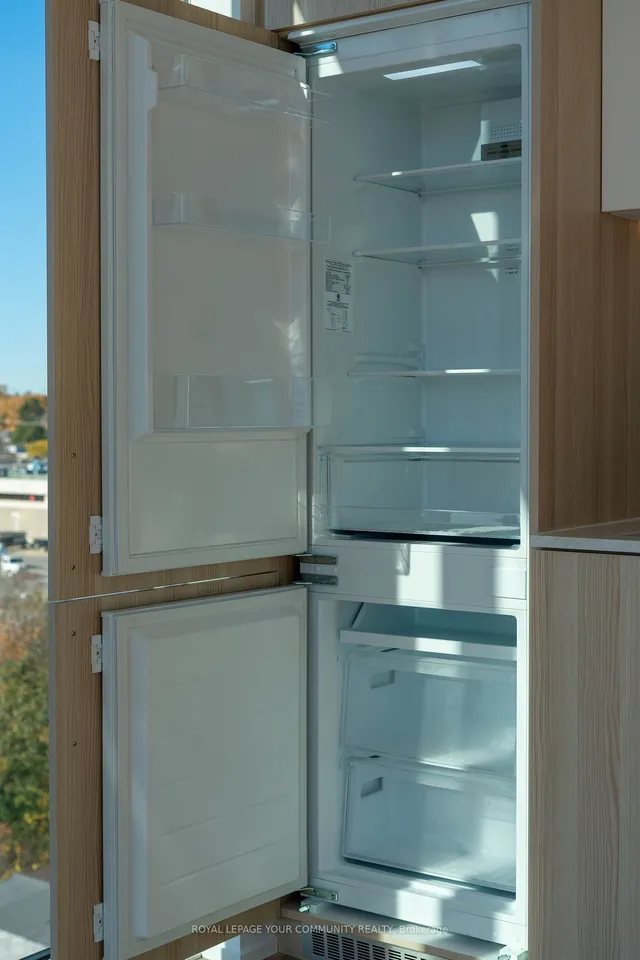 Additional image 33 of 500 Dupont St Unit 704