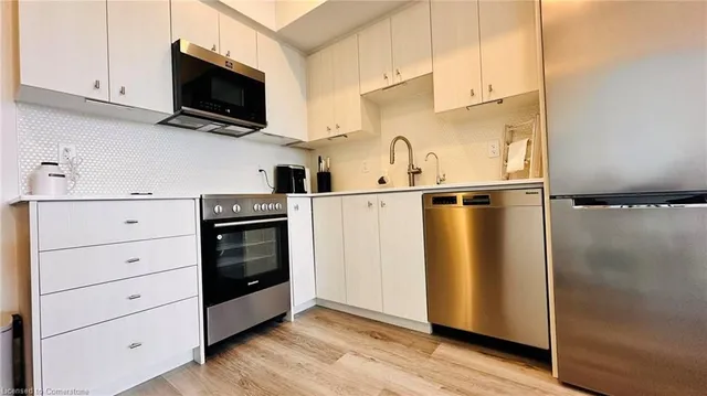 Additional image 19 of 15 Wellington St Unit 2201