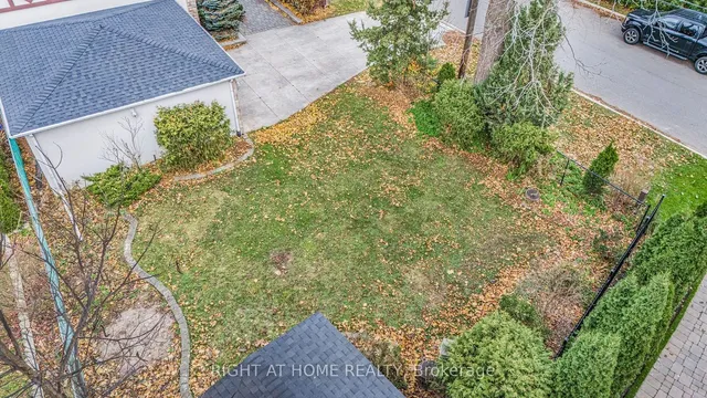 Additional image 29 of 186 Royalavon Cres