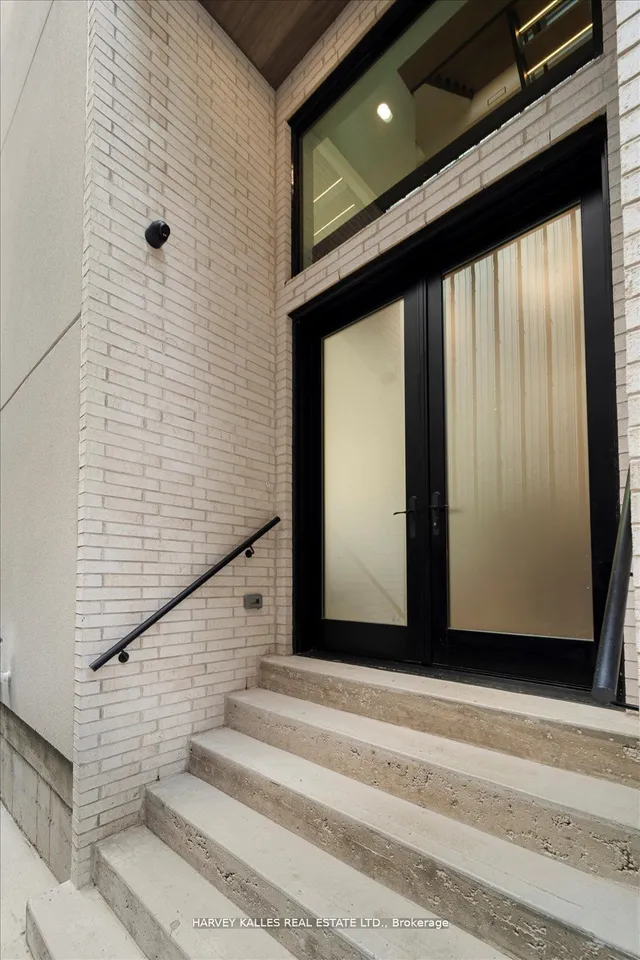 Additional image 38 of 697 Richmond St