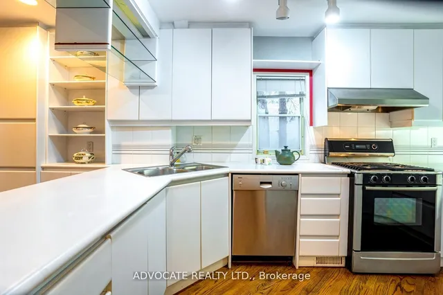 Additional image 18 of 16 Rollscourt Dr