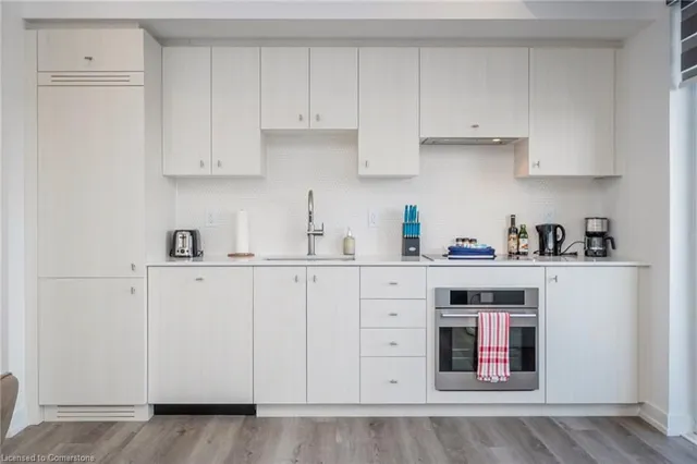 Additional image 7 of 15 Wellington St Unit 612