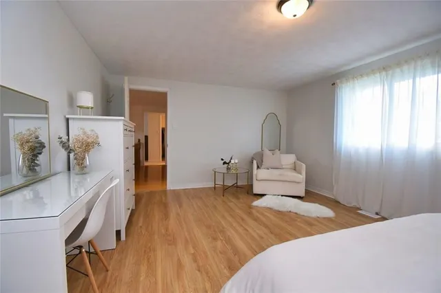 Additional image 26 of 244 MICHENER Cres