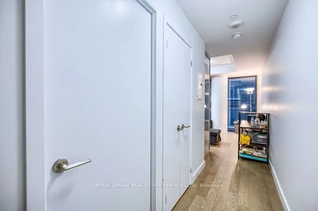 Additional image 8 of 111 Bathurst St Unit 1301