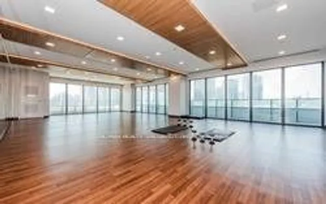 Additional image 15 of 20 SHORE BREEZE Dr Unit 320