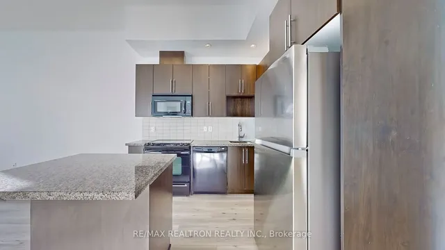 Additional image 24 of 28 Linden St Unit 203