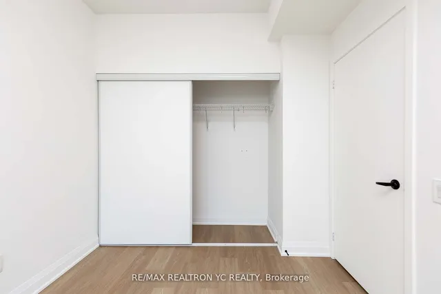 Additional image 19 of 29 Singer Crt Unit 3015