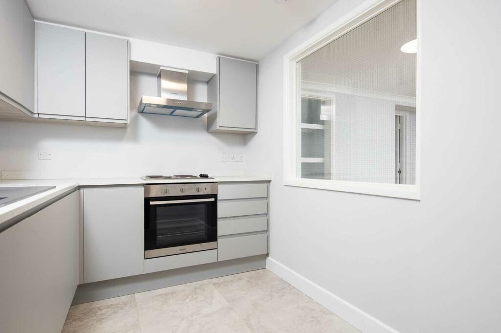 Additional image 2 of Laura Place