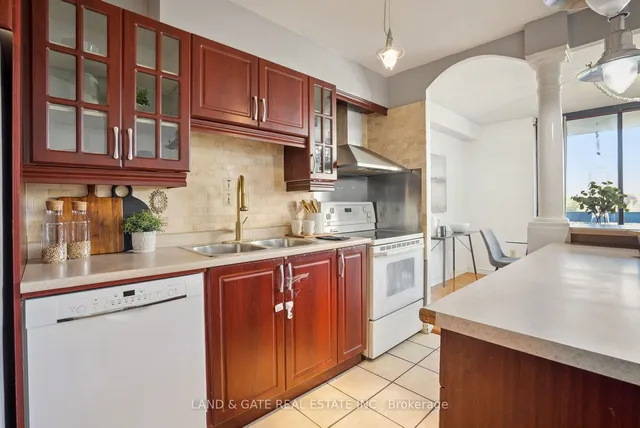 Additional image 17 of 260 Seneca Hill Dr Unit 702