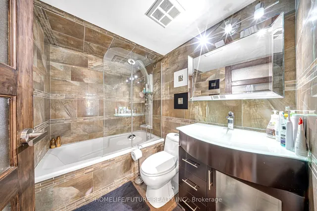 Additional image 10 of 10 Yonge St Unit 1603