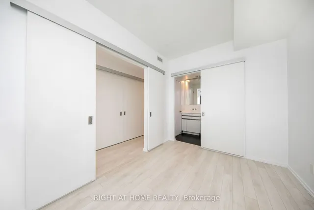 Additional image 7 of 197 Yonge St Unit 5310