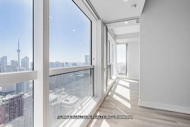 Additional image 14 of 386 Yonge St Unit 4909