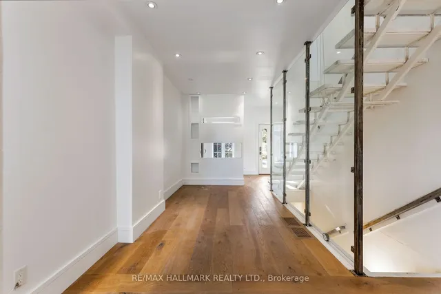 Additional image 12 of 10 Saunders Ave