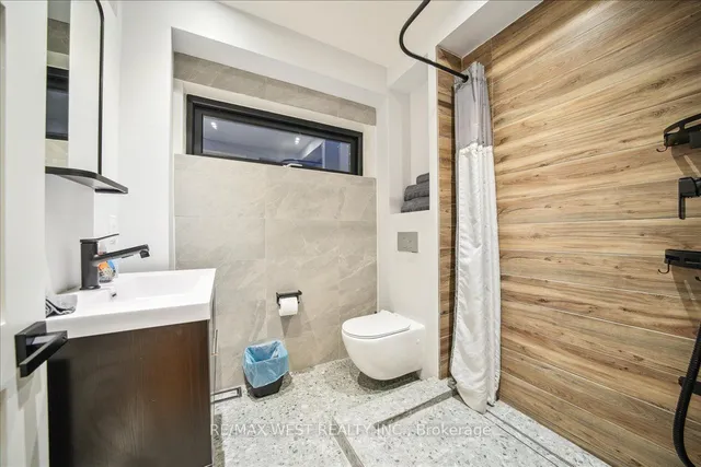 Additional image 25 of 33 Edwin Ave