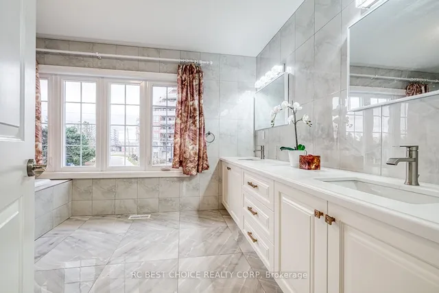 Additional image 25 of 43 Muir Dr