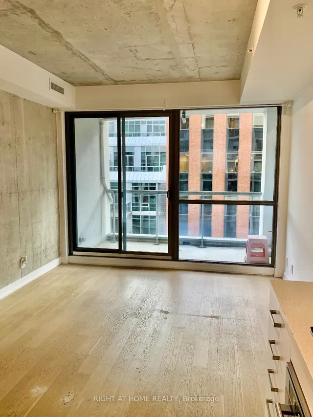 Additional image 5 of 39 Brant St Unit 919