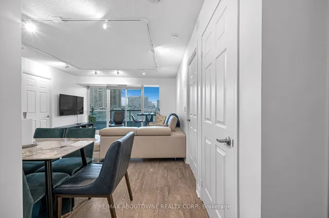 Additional image 11 of 25 Lower Simcoe St Unit 508