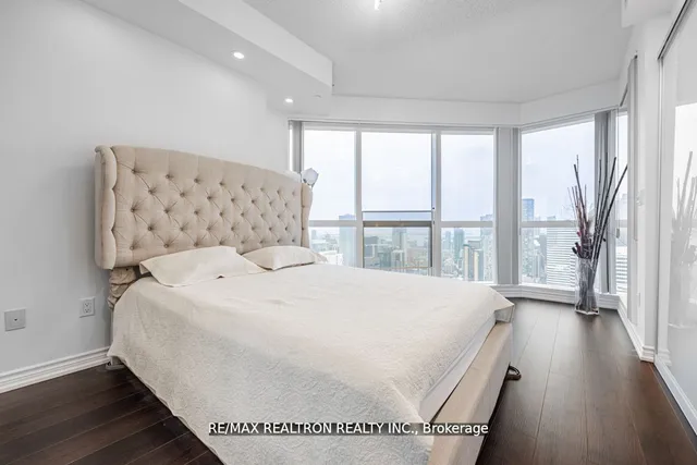 Additional image 19 of 386 Yonge St Unit 4508