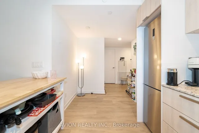 Additional image 17 of 501 yonge St Unit 1112