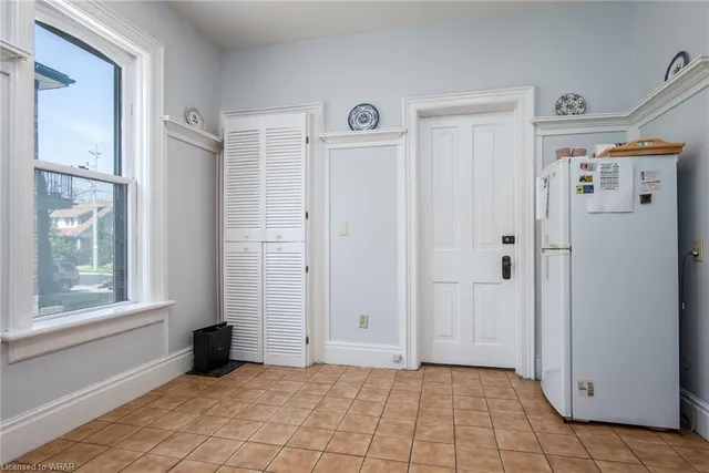 Additional image 25 of 109 College St