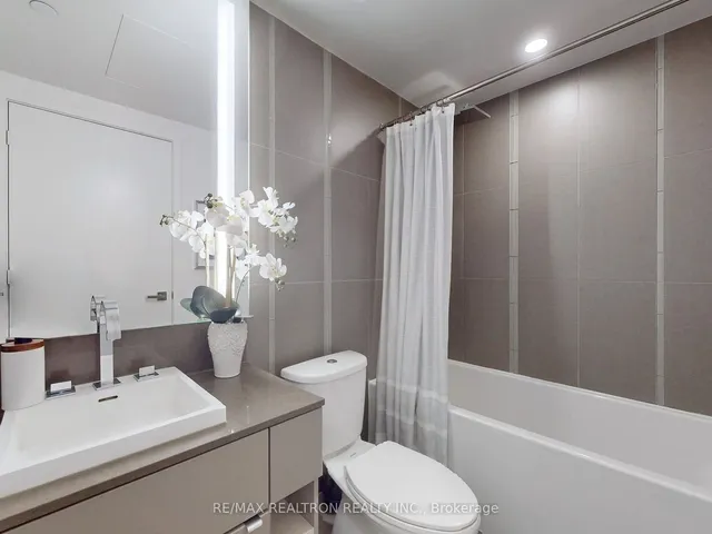 Additional image 34 of 101 Peter St Unit 3001