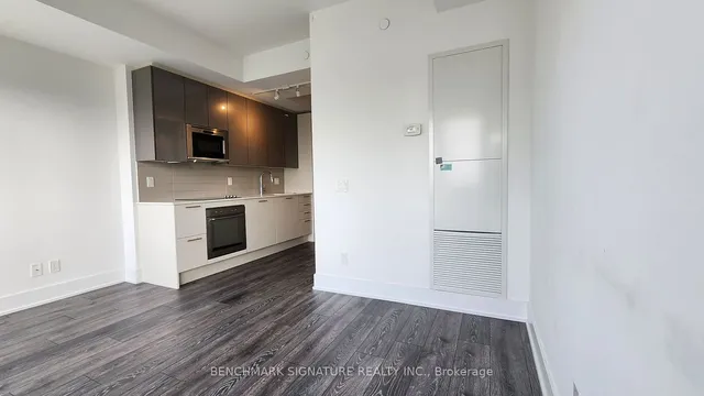 Additional image 12 of 403 Church St Unit 2503