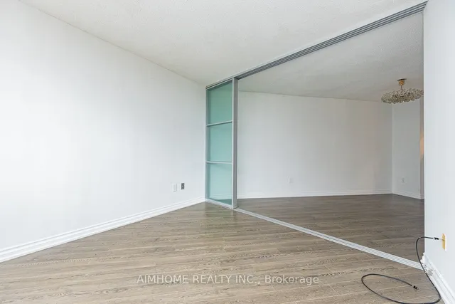 Additional image 16 of 330 Alton Towers Circ Unit 1613