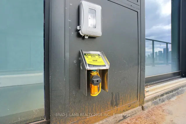 Additional image 10 of 195 McCaul St Unit 1712