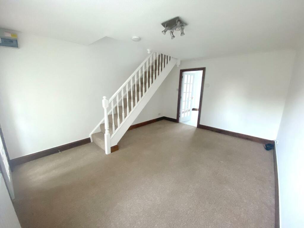 Additional image 2 of Blagrove Close, Street