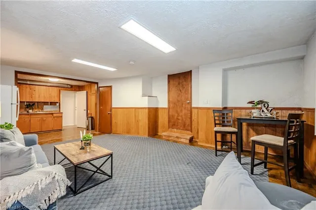 Additional image 25 of 58 Fifth Ave