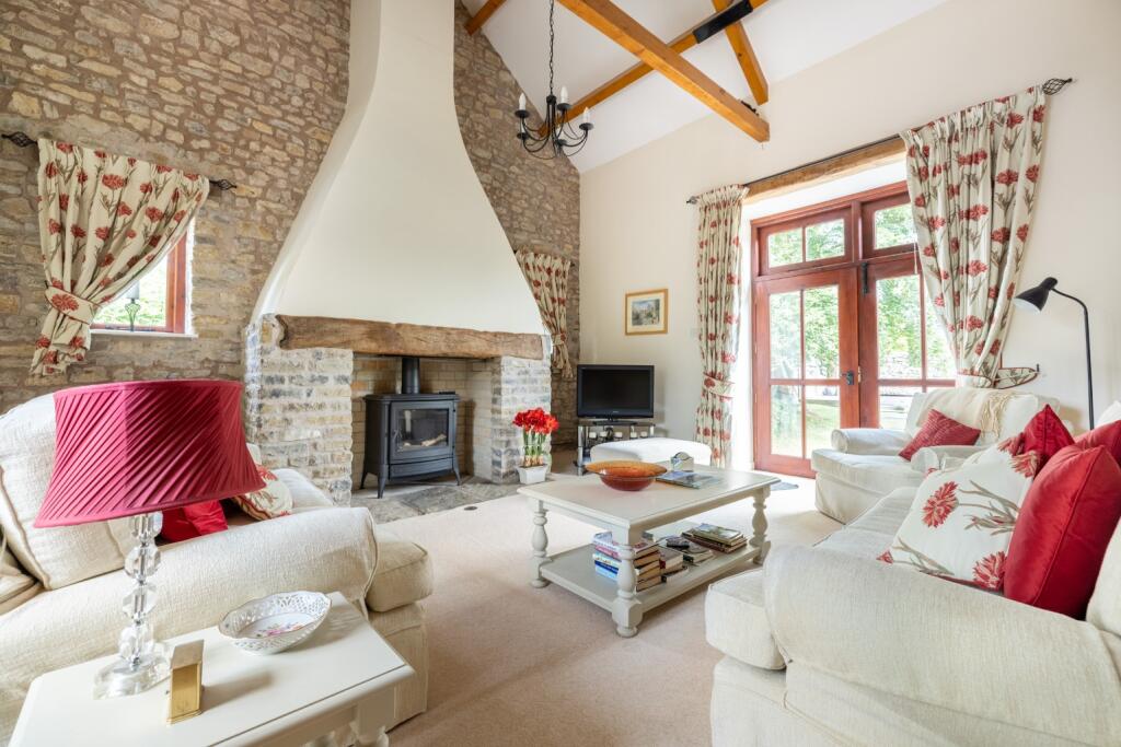 Additional image 24 of Pilton