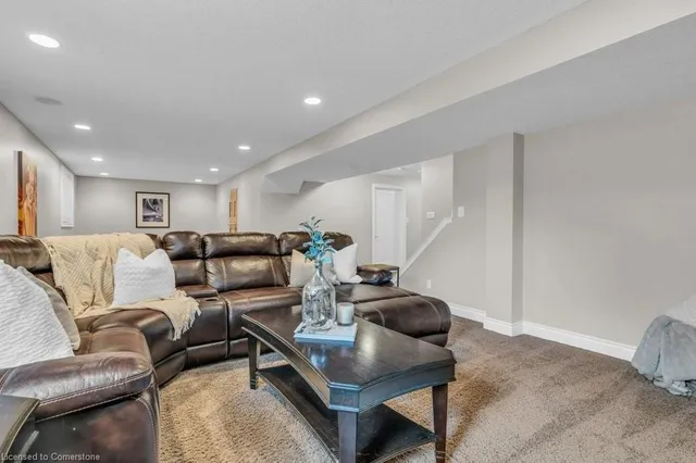 Additional image 34 of 42 Grasswood St