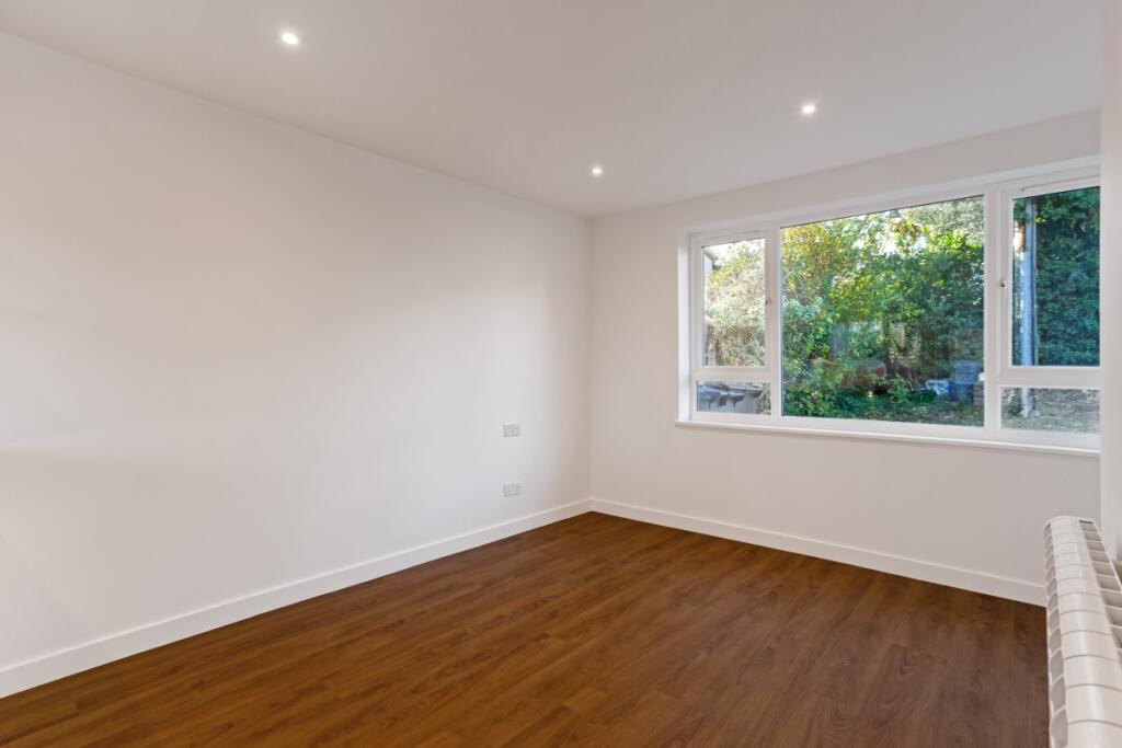 Additional image 3 of Middle Stoke Bath BA2